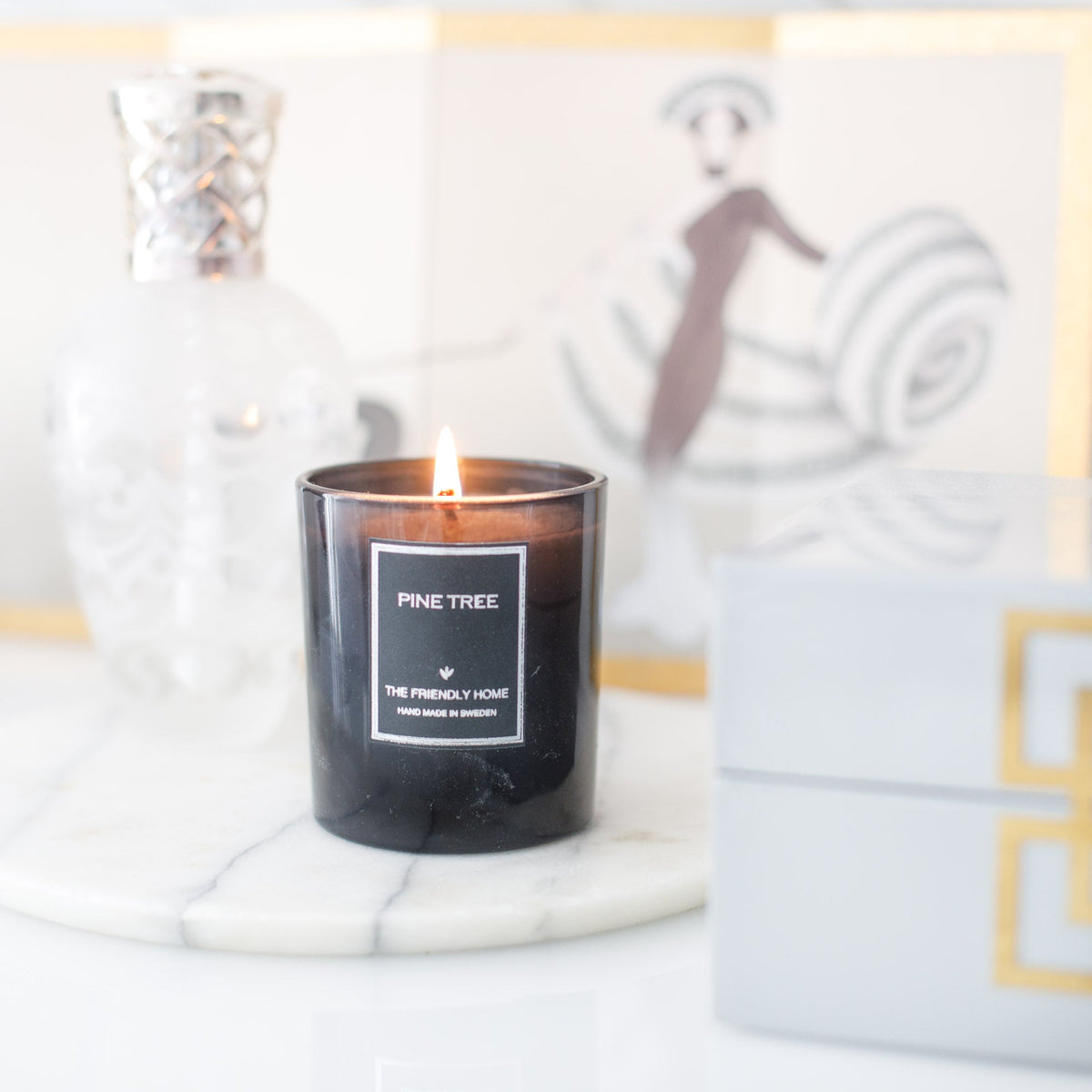 Pine Tree doftljus 220 g – skog, rök & ceder