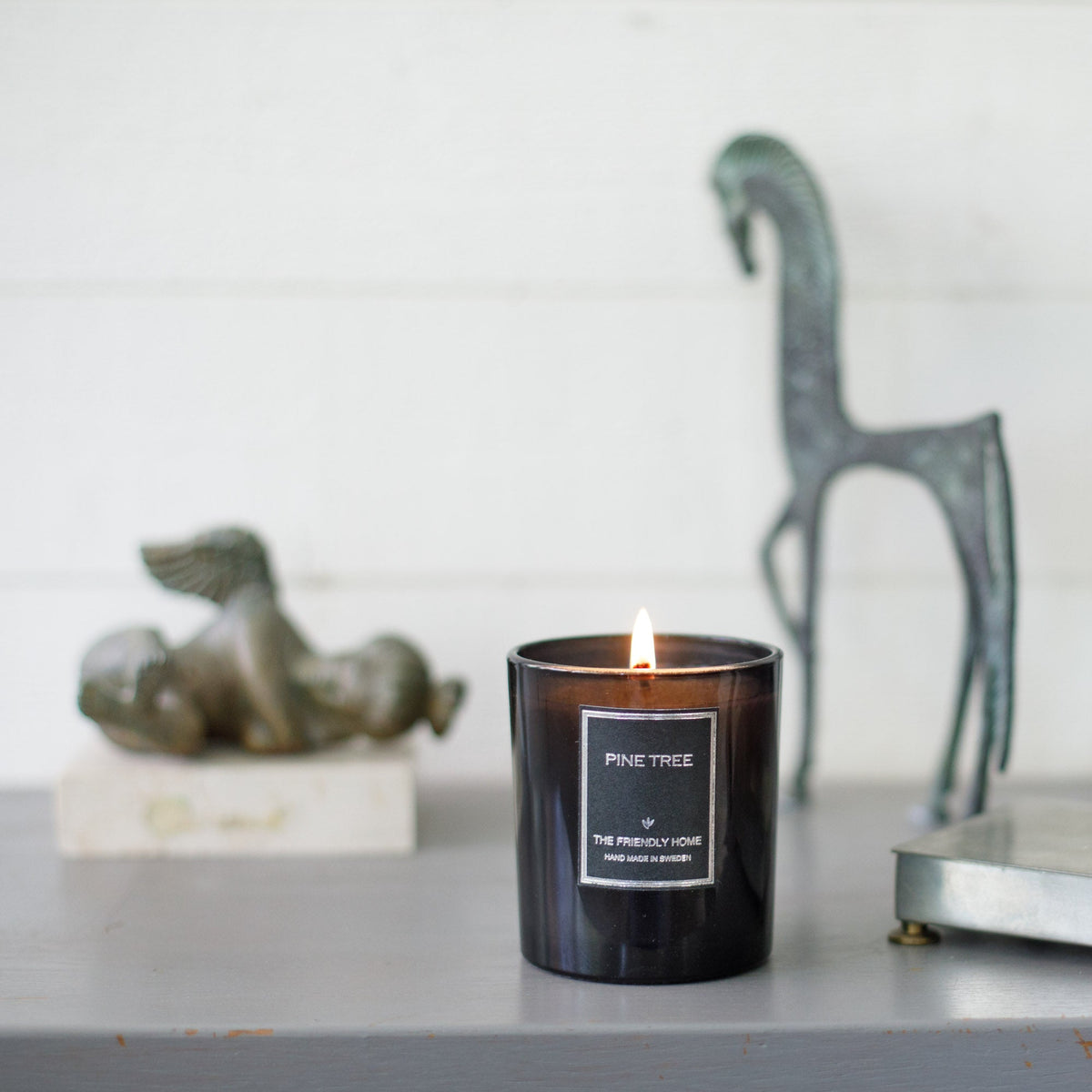 Pine Tree doftljus 220 g – skog, rök & ceder